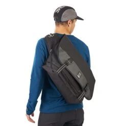 Chrome Citizen 24L Messenger Bag Black 11 Chrome Citizen 24L Messenger Bag Black -Nordis Camping Shop chr bg 002 allb 006
