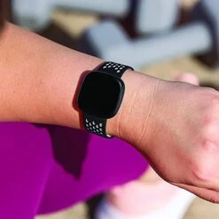 Fitbit Sense & Versa 3 Band Black -Nordis Camping Shop fb fb174sbbkwtl 004