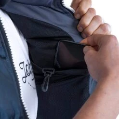 Jobe 50 Newton Bodywarmer Black 9 Jobe 50 Newton Bodywarmer Black -Nordis Camping Shop job 244920023 004