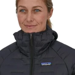 Patagonia Micro Puff Classic Hooded Jacket Black Women -Nordis Camping Shop pat 84041 blk 005