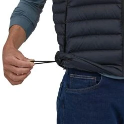 Patagonia Down Sweater Classic Gilet Black -Nordis Camping Shop pat 84623 blk 004