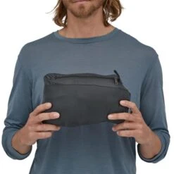 Patagonia Down Sweater Classic Gilet Black -Nordis Camping Shop pat 84623 blk 006