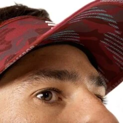 Compressport Visor Ultralight Camo Neon 2020 Dark Red -Nordis Camping Shop po cu00034l 204 005